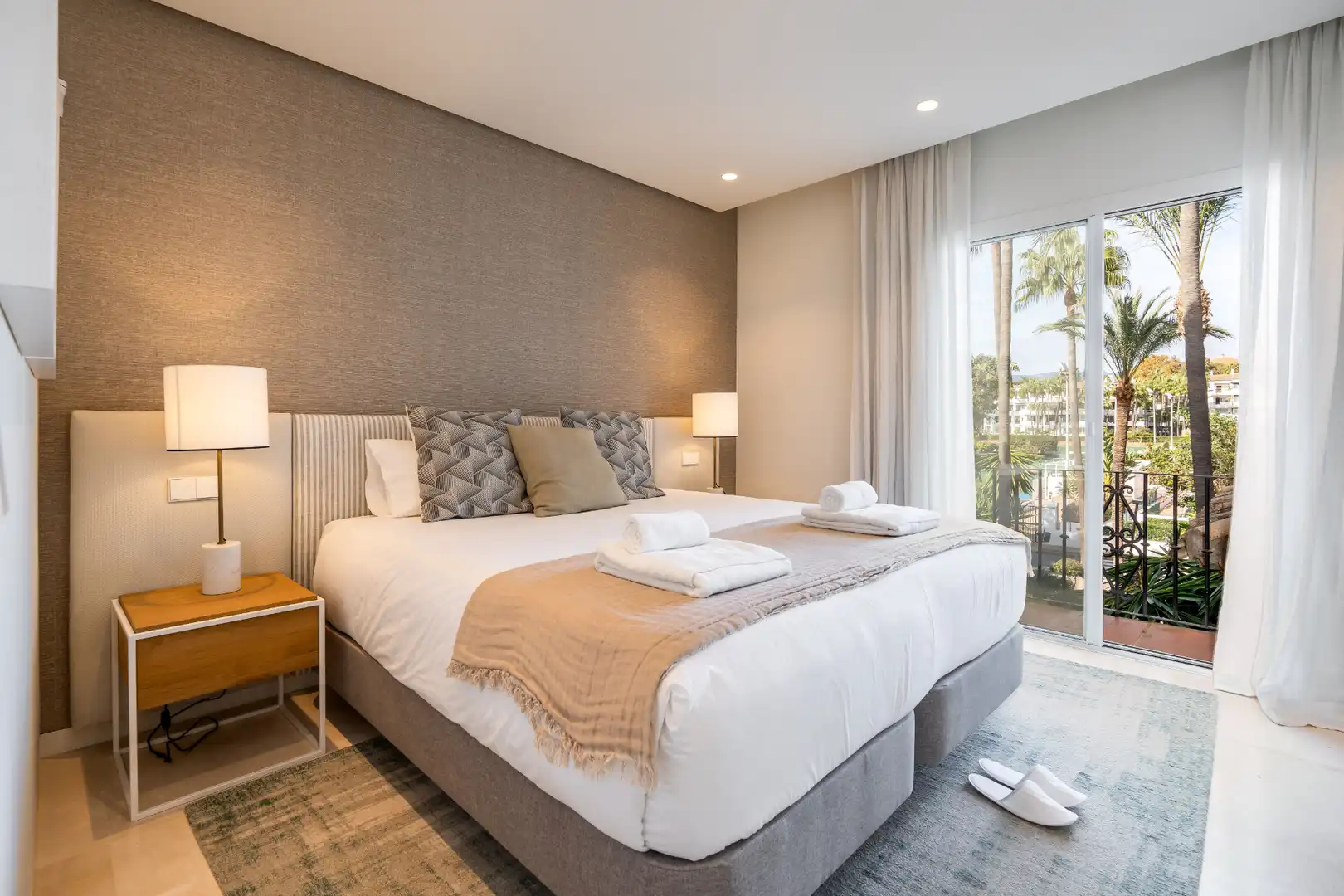 Habitación de Dúplex en venta en Marbella con Aire acondicionado, Terraza y Trastero