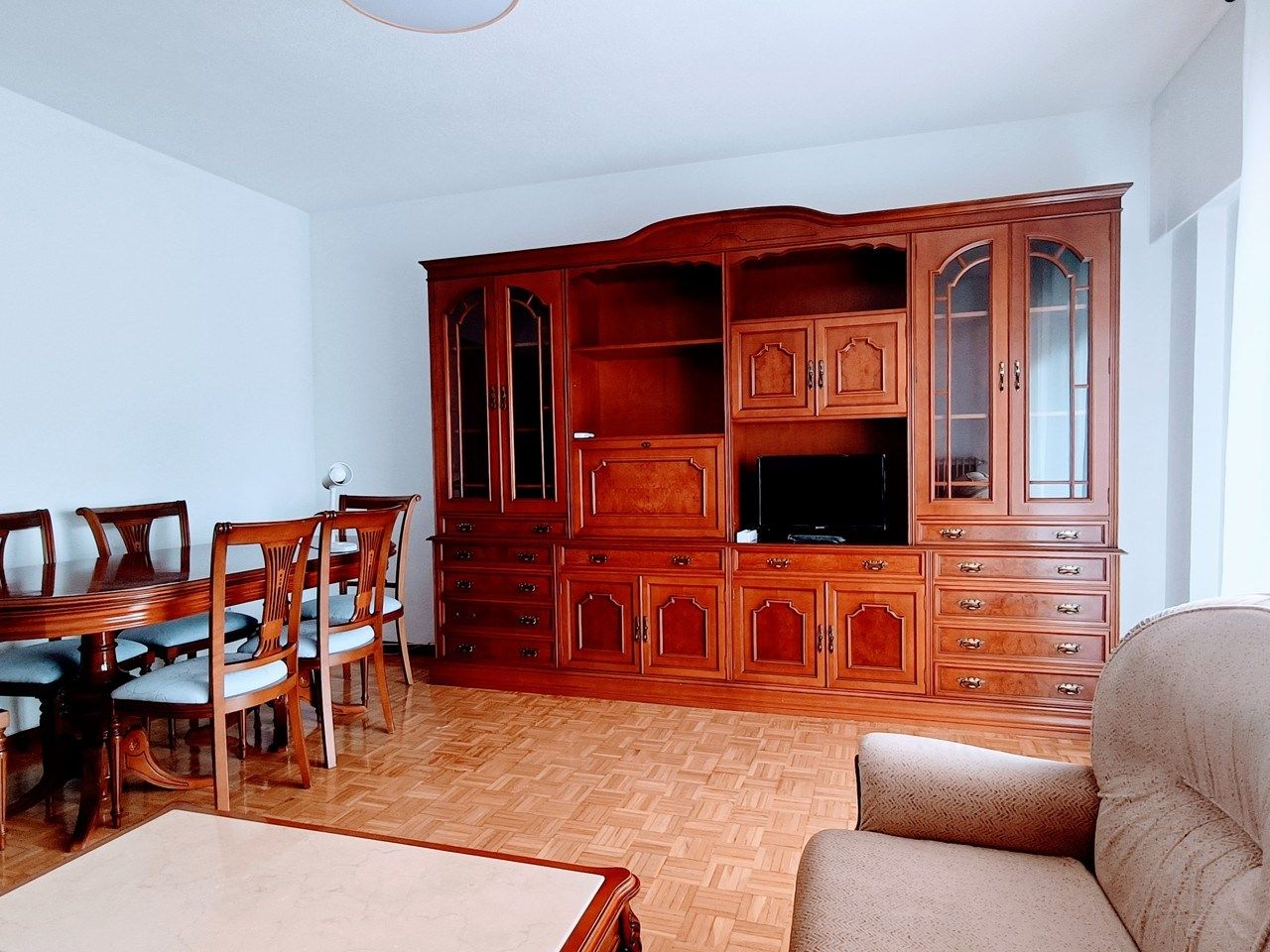 Living room of Flat to rent in Alcalá de Henares  with Heating, Parquet flooring and Furnished