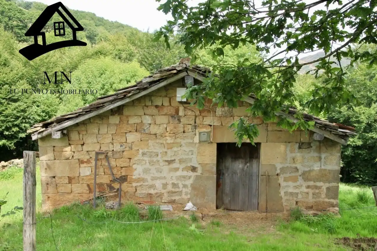 Maison rustique à vendre à Luena
