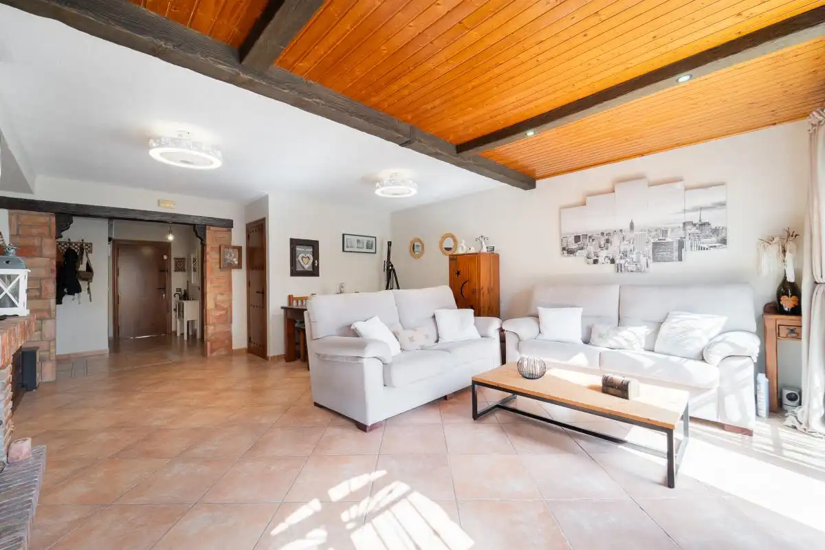 Sala d'estar de Casa adosada en venda en Alhaurín de la Torre amb Calefacció, Jardí privat i Terrassa