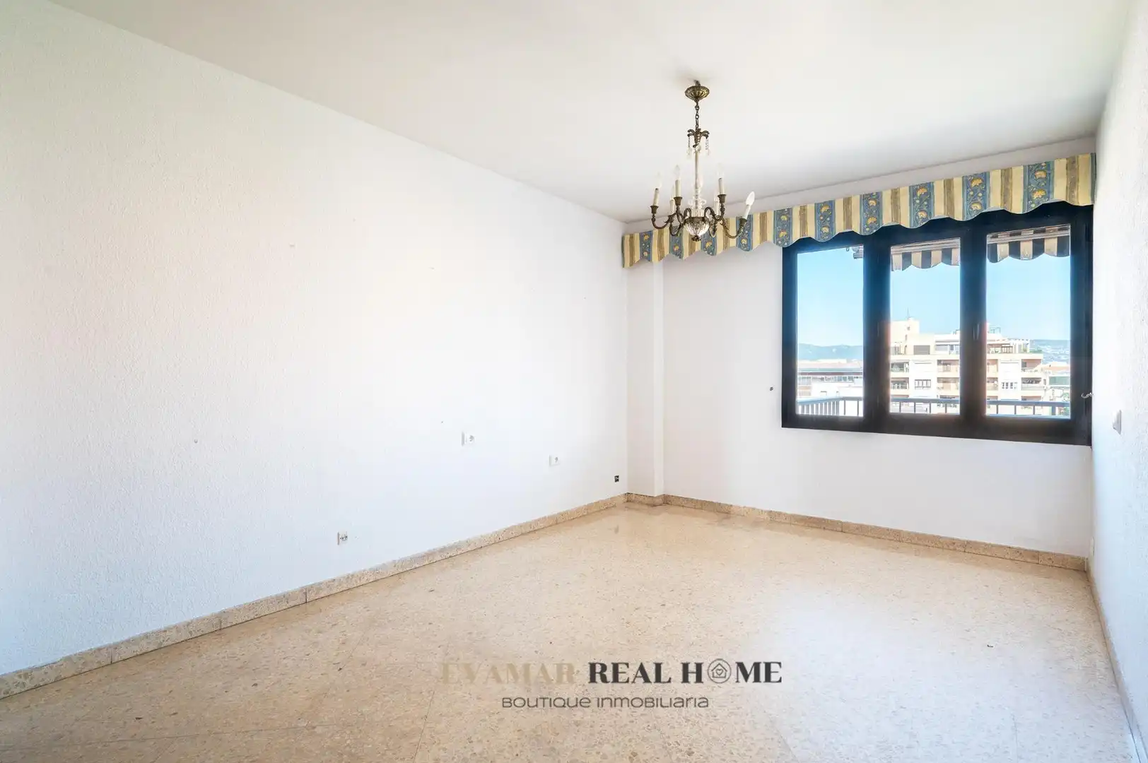 Living room of Flat for sale in  Palma de Mallorca  with Air Conditioner, Terrace and Alarm