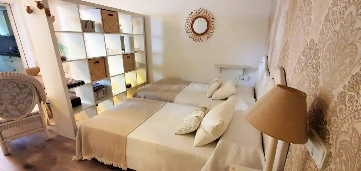 Habitación de Apartamento en venta en Sotogrande con Aire acondicionado, Calefacción y Terraza