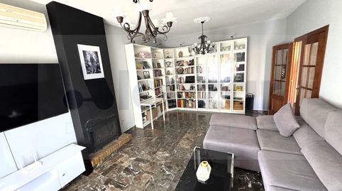 Vivienda adosada de 4 estancias, terraza y amplio sótanogaraje en Mairena del Alcor, imatge 2