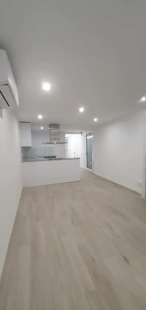 Ground floor for rent in Carrer de Salvà, 39, El Poble Sec - Parc de Montjuïc