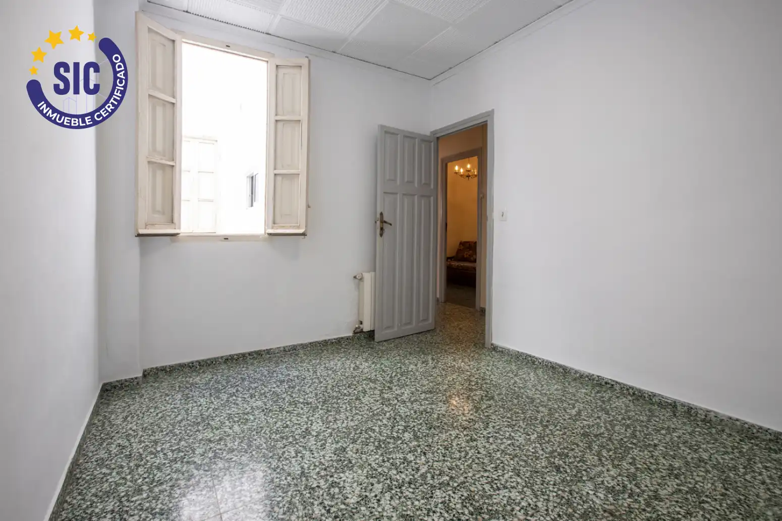 Piso en venta en Valencia con Calefacción, Trastero y Balcón