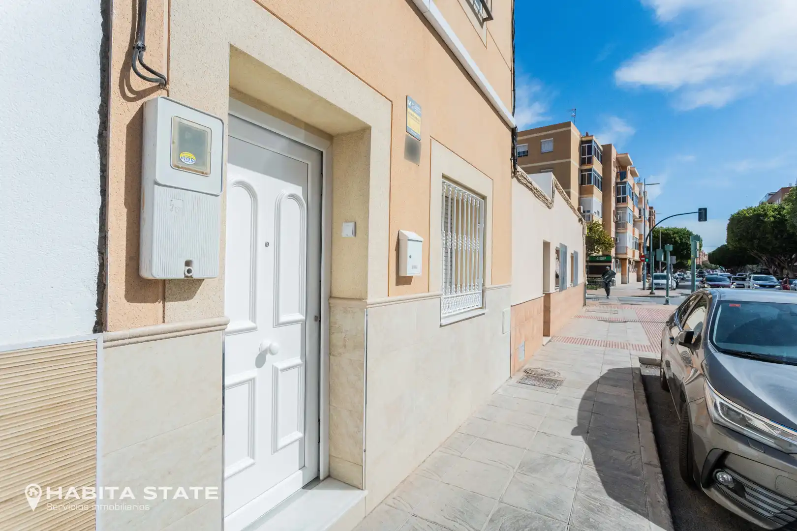 Vista exterior de Casa o xalet en venda en Almería amb Terrassa i Traster