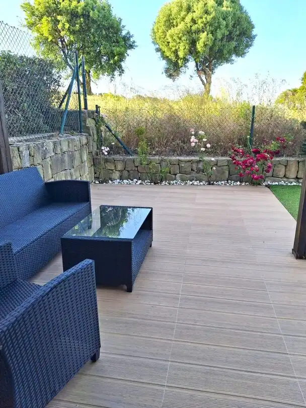 Terrassa de Casa adosada de lloguer en La Alcaidesa amb Aire condicionat, Calefacció i Jardí privat