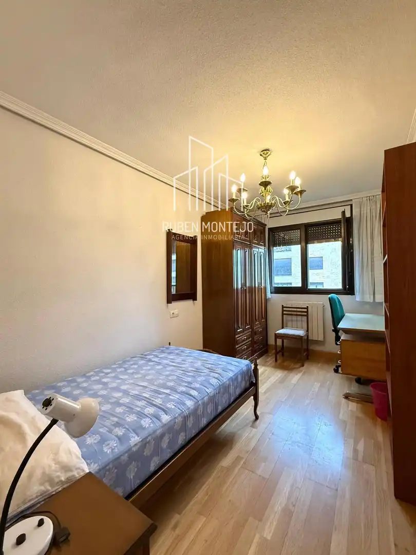 Bedroom of Flat for rent in Salamanca  with Heating, Terrace and Furnished