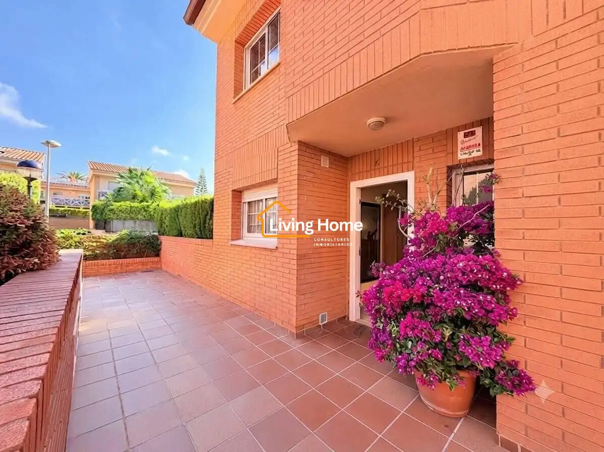 Vista exterior de Casa o chalet en venta en Cambrils con Calefacción, Jardín privado y Terraza