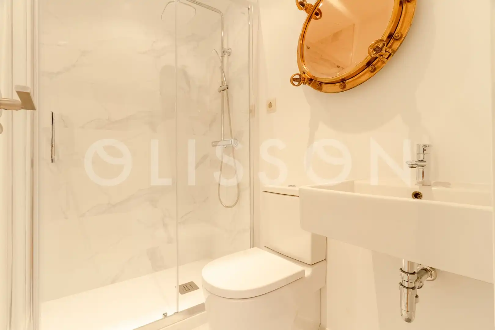 Bathroom of Attic for rent in Madrid  with Air Conditioner, Terrace and Storage room