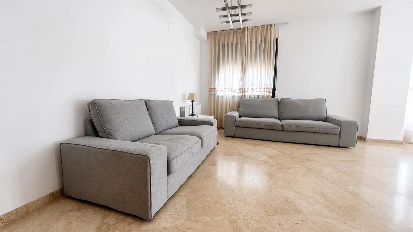 Sala d'estar de Pis de lloguer en Valencia amb Aire condicionat, Calefacció i Jardí privat