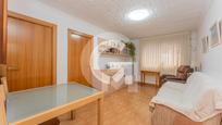 Dormitori de Planta baixa en venda en Cornellà de Llobregat amb Forn, TV i Internet