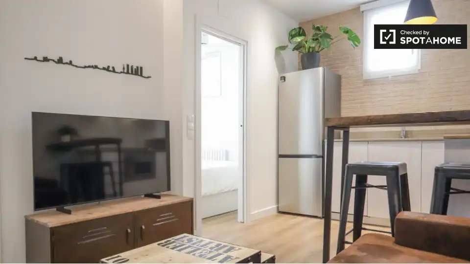 Living room of Flat for rent in Madrid  with Air Conditioner, Heating and Furnished