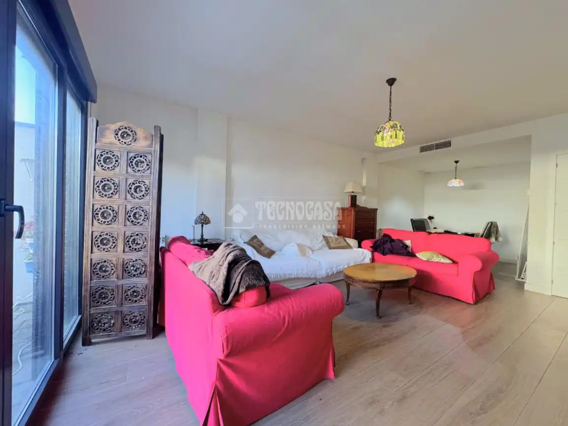 Casa aparellada en venda a Las Castañeras - Bulevar, imagen 2