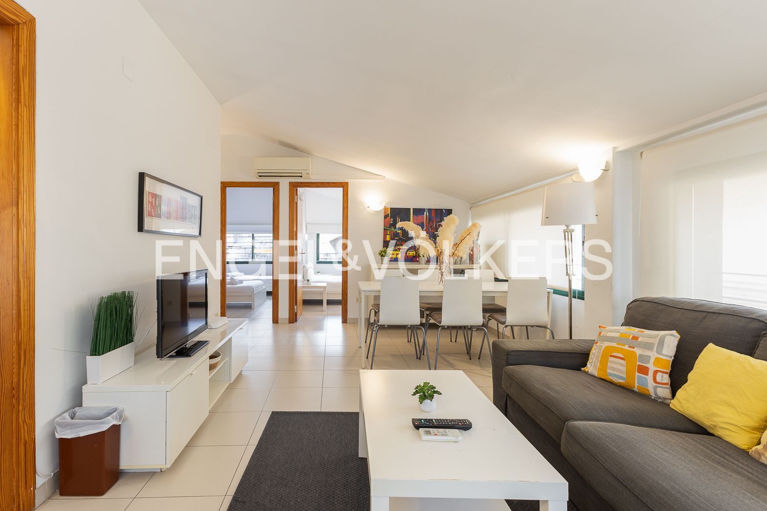 Exterior view of Flat for rent in  Valencia Capital  with Air Conditioner, Heating and Furnished
