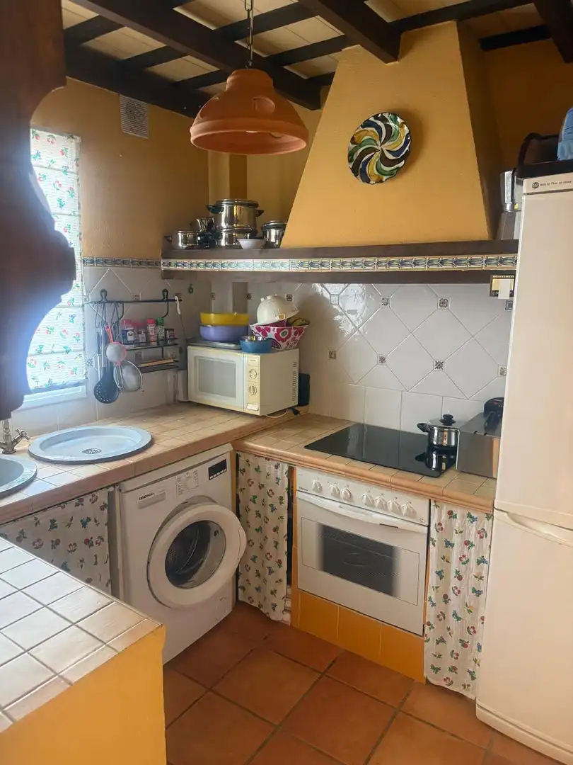 Cuina de Apartament en venda en Chiclana de la Frontera amb Jardí privat, Terrassa i Moblat
