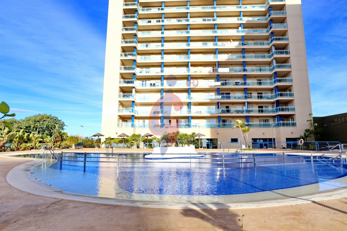 Piscina de Apartament en venda en Guardamar del Segura amb Aire condicionat, Jardí privat i Terrassa
