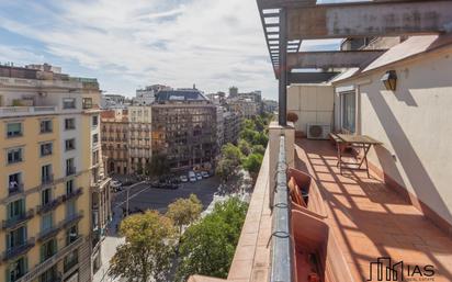 Vista exterior de Àtic en venda en  Barcelona Capital amb Aire condicionat, Terrassa i Balcó