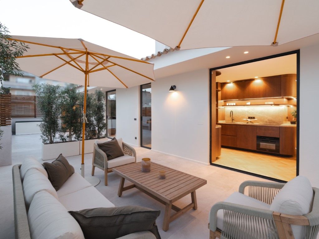 Terrassa de Apartament en venda en  Palma de Mallorca amb Terrassa, Moblat i Domòtica