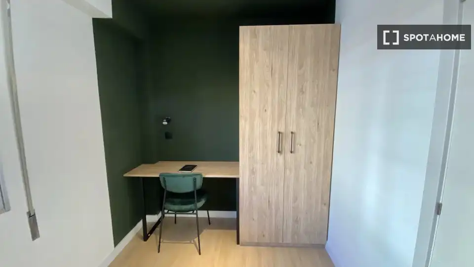 Bedroom of Flat for rent in Madrid  with Air Conditioner, Heating and Furnished