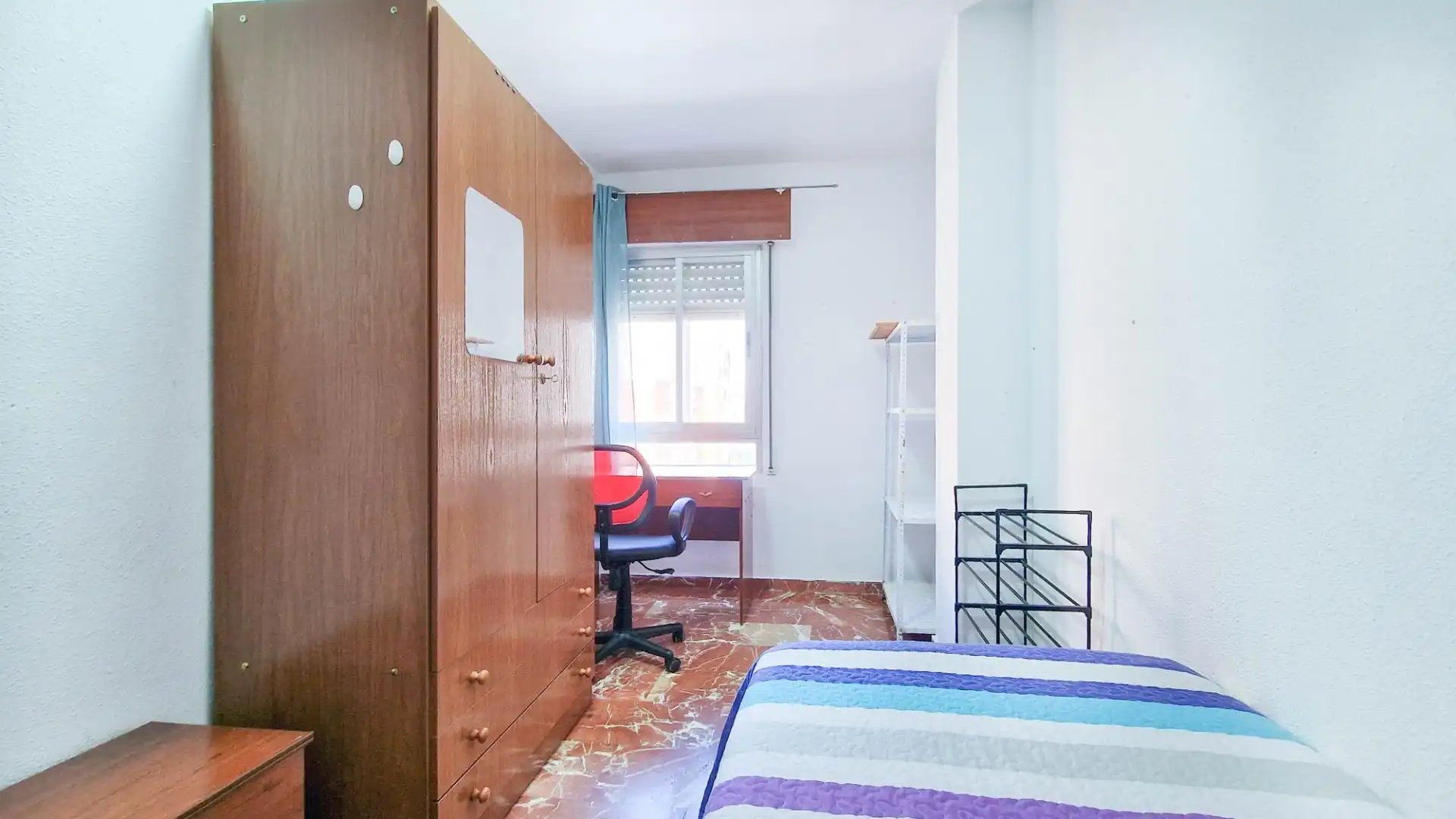 Schlafzimmer von Wohnung zur Miete in Badajoz mit Möbliert und Balkon