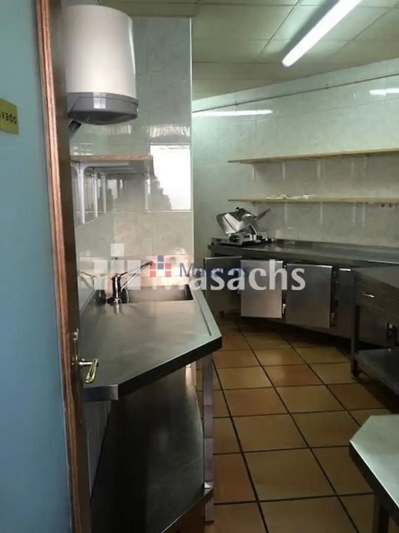 Local comercial en venda a Llevant, imagen 11