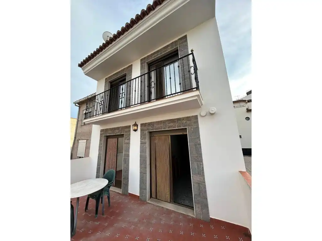 Vista exterior de Casa o chalet en venta en Altura con Jardín privado, Terraza y Balcón