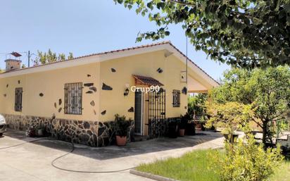 Exterior view of House or chalet for sale in  Lleida Capital  with Air Conditioner, Heating and Private garden