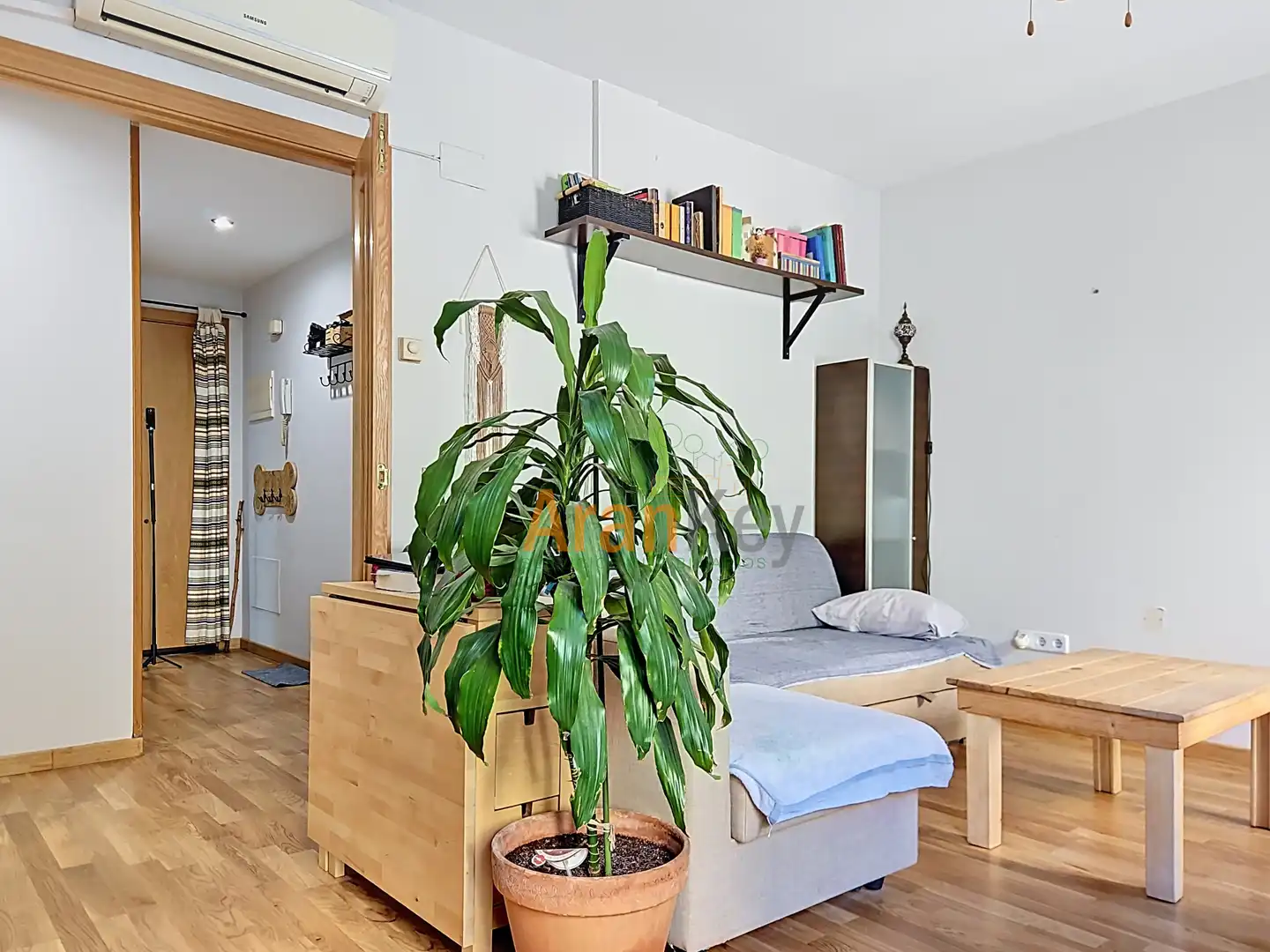 Living room of Flat for sale in Aranjuez  with Air Conditioner and Furnished