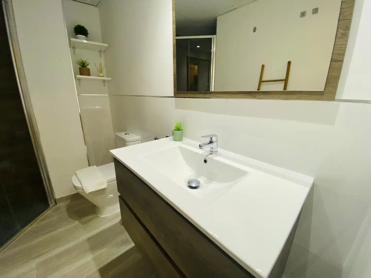 Baño de Piso de alquiler en Málaga con Aire acondicionado, Calefacción y Amueblado