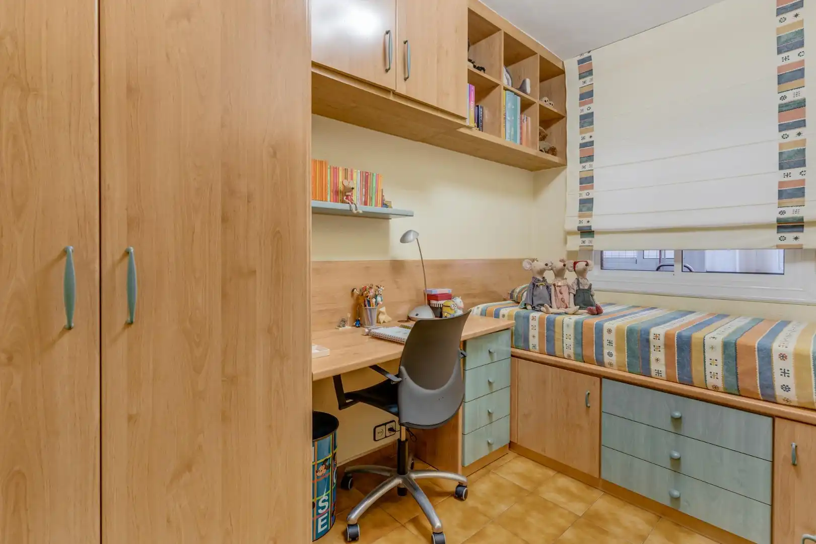 Habitación de Piso en venta en L'Hospitalet de Llobregat con Aire acondicionado, Amueblado y Alarma