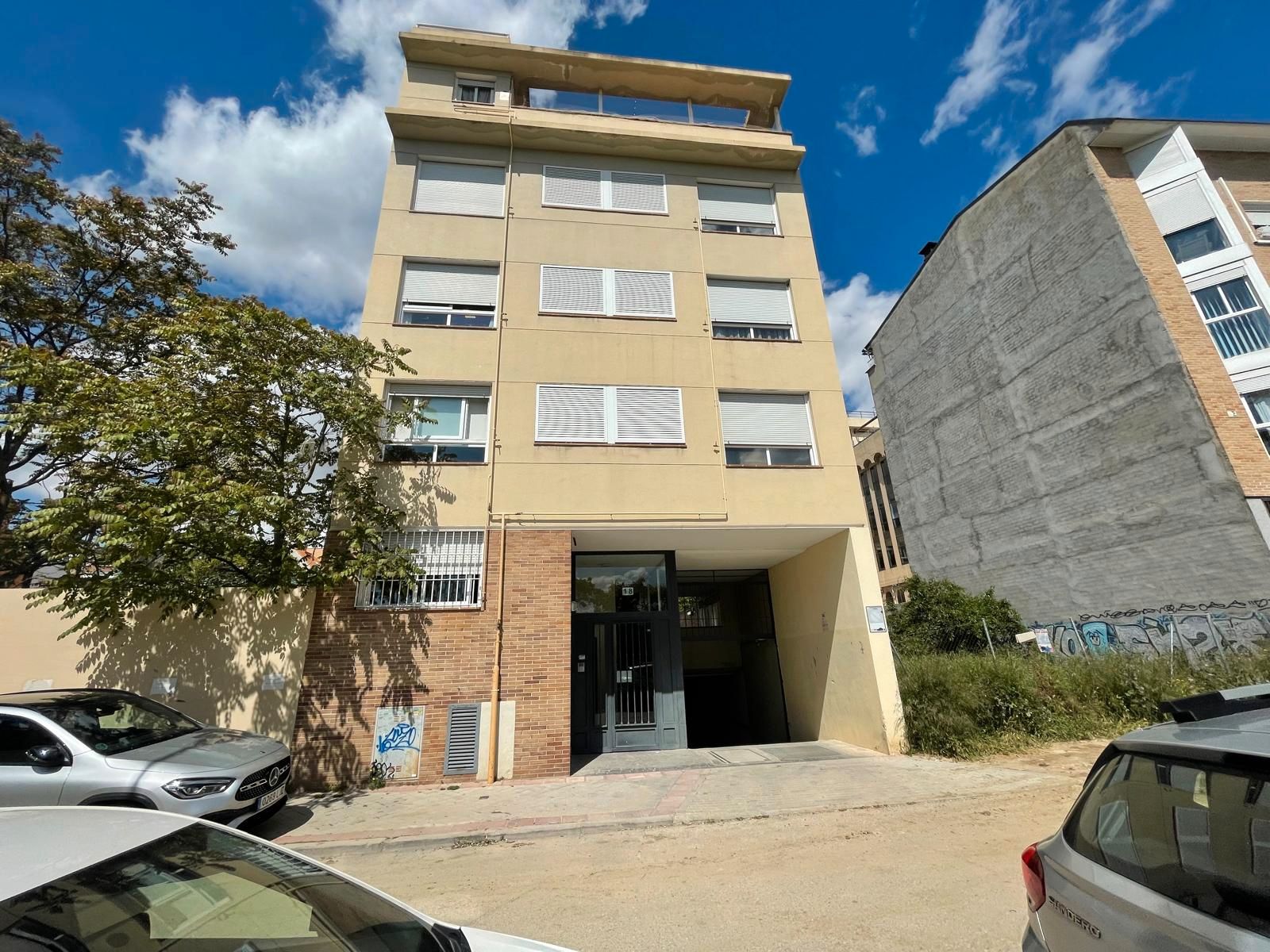 Exterior view of Garage for sale in  Madrid Capital