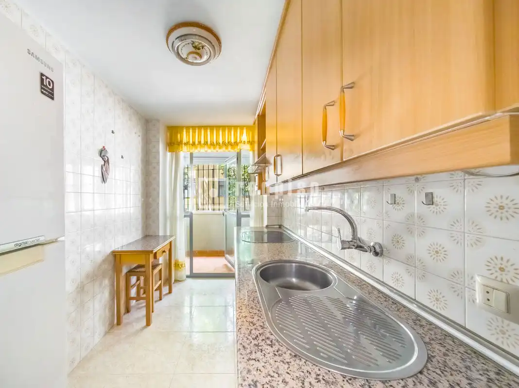 Piso en venta en del Poeta Blas de Otero, Ventas