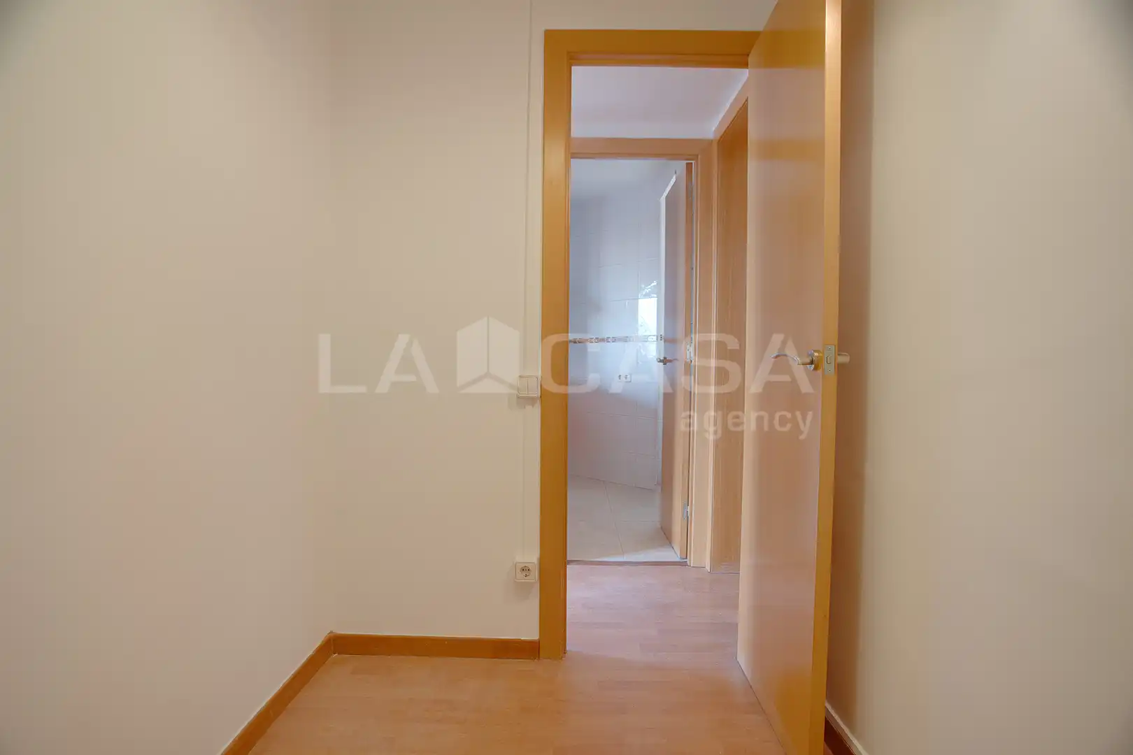 Schlafzimmer von Wohnung zum Verkauf in Barcelona mit Klimaanlage, Abstellraum und Ofen