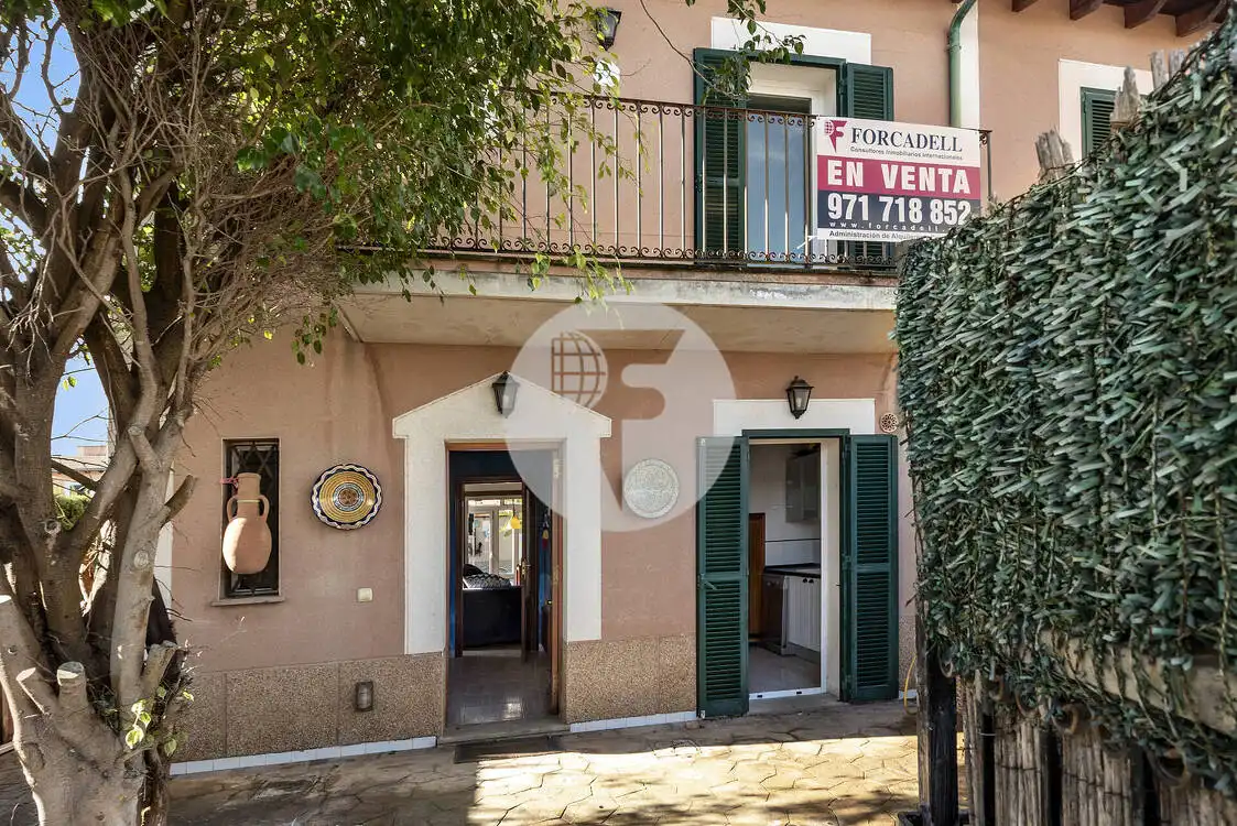 Außenansicht von Einfamilien-Reihenhaus zum Verkauf in Alcúdia mit Terrasse, Schwimmbad und Balkon