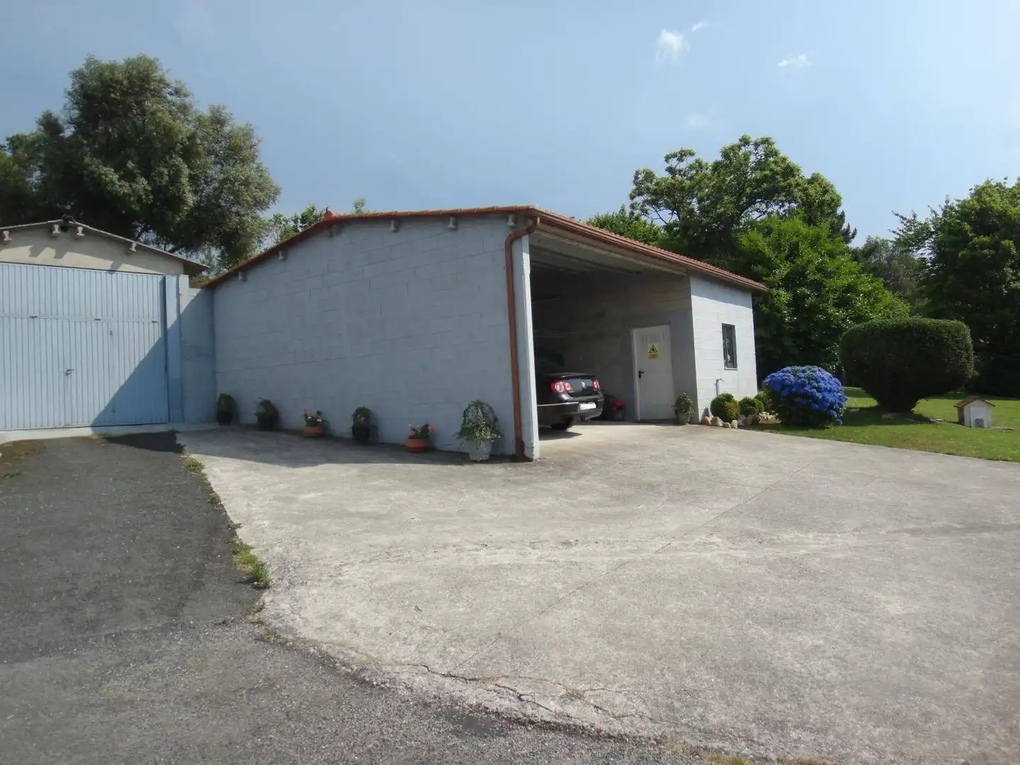 Parking de Casa o chalet en venta en Ordes con Terraza, Trastero y Amueblado