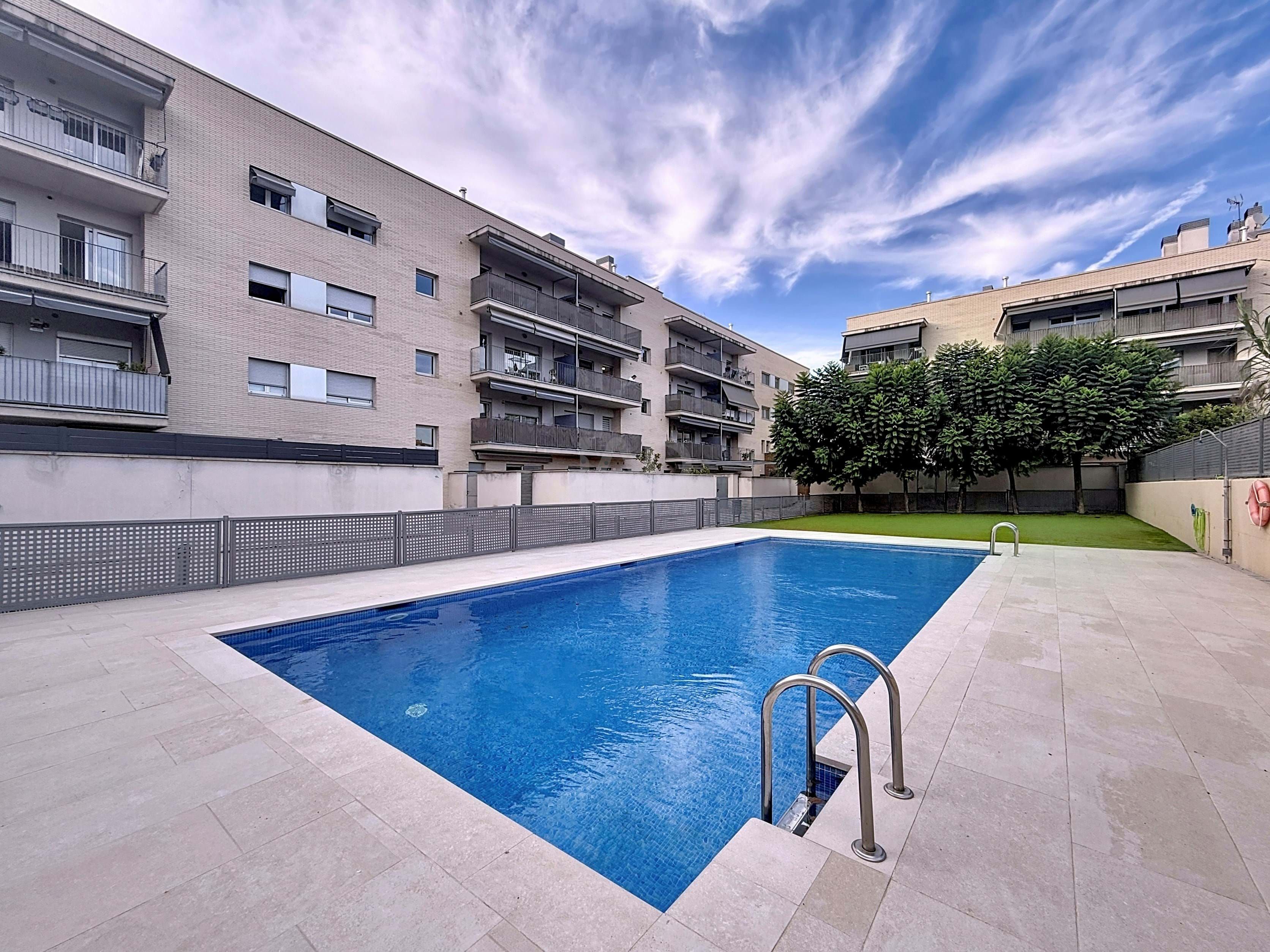 Swimming pool of Flat for sale in Granollers  with Air Conditioner, Heating and Swimming Pool
