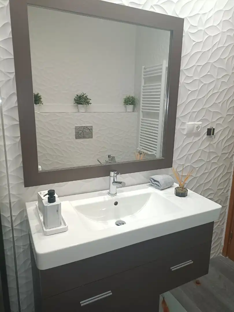 Bathroom of Detached homes for sale in Olmedo  with Heating, Private garden and Parquet flooring