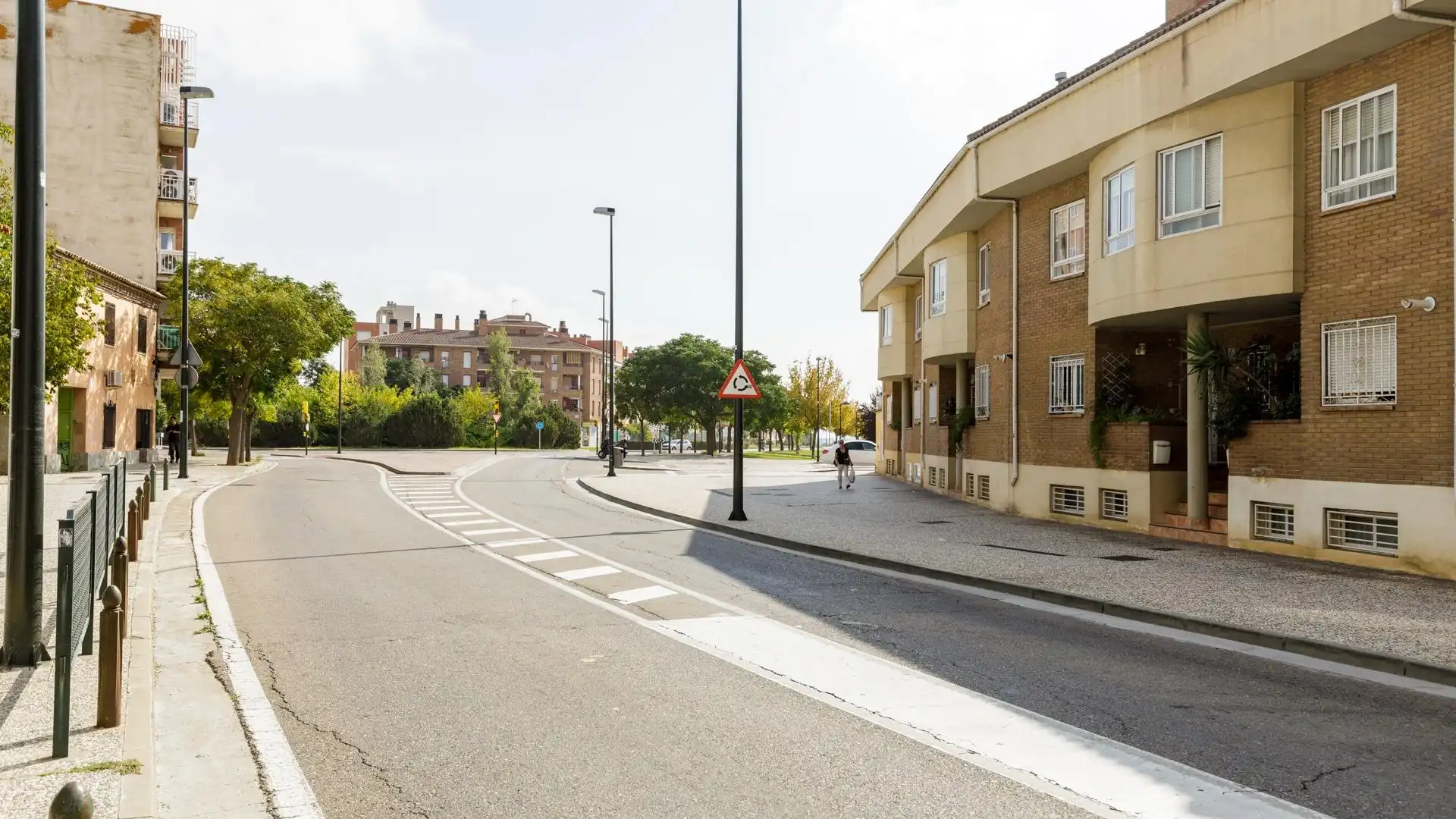 Vista exterior de Casa adosada en venta en Zaragoza con Calefacción, Jardín privado y Terraza