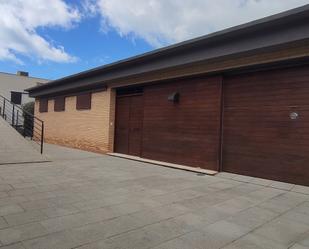 Vista exterior de Casa o xalet en venda en Calella amb Aire condicionat, Terrassa i Piscina