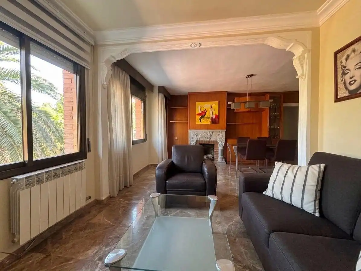 Living room of Ground floor for sale in Esplugues de Llobregat  with Air Conditioner, Heating and Balcony