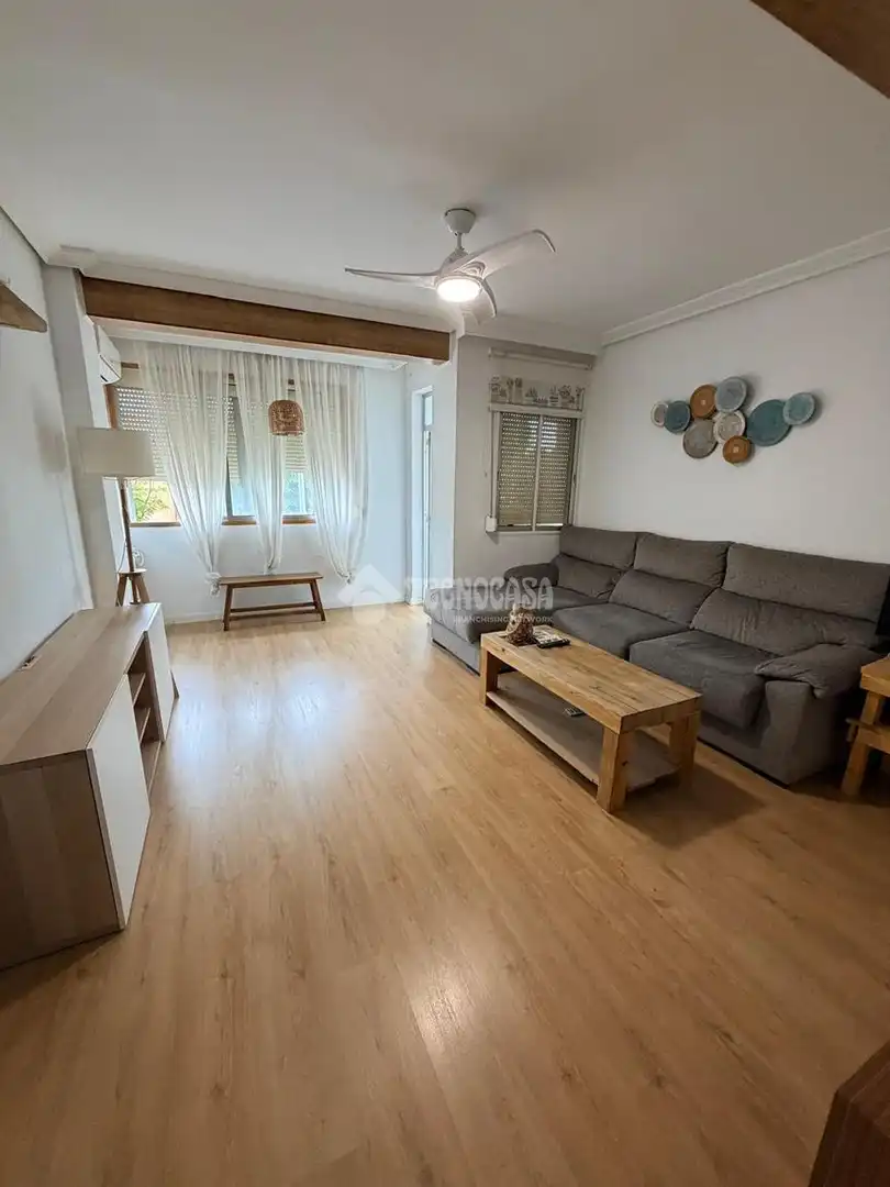 Flat for rent in PISO calle antioquia, Alfalfa - Santa Cruz