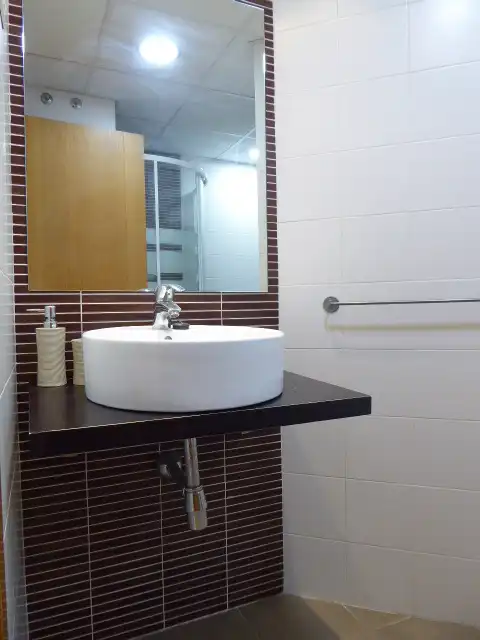 Badezimmer von Wohnungen zur Miete in Málaga mit Klimaanlage, Terrasse und Möbliert