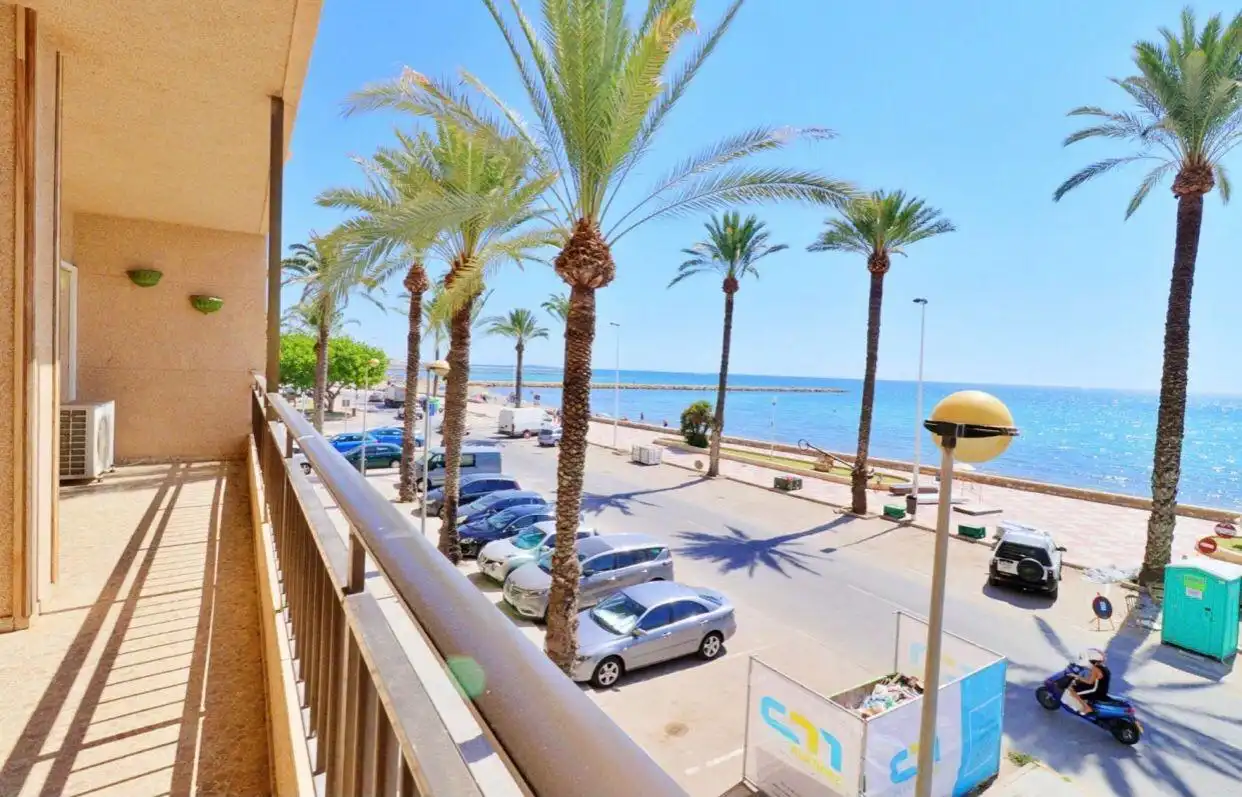 Flat with terrace to rent in Santa Pola ciudad