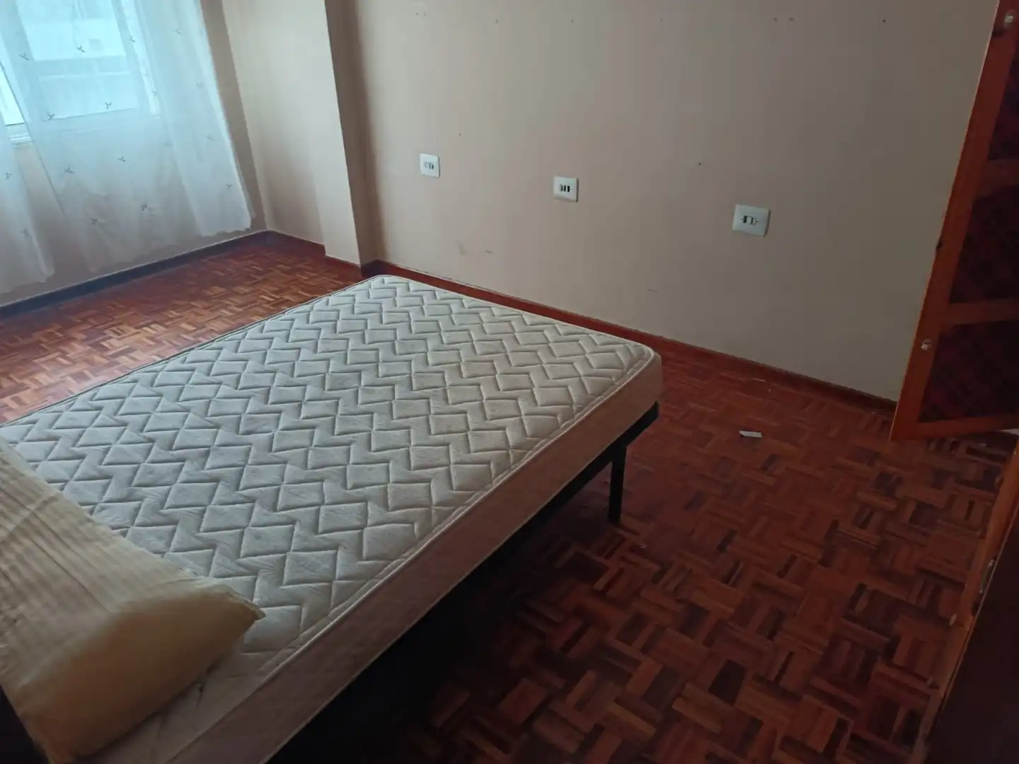 Habitación de Piso en venta en Ferrol con Calefacción y Horno