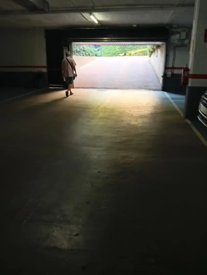 Einzelparkplatz mit Aufzug zum Verkauf in Calle del Bronce 21, imagen 4