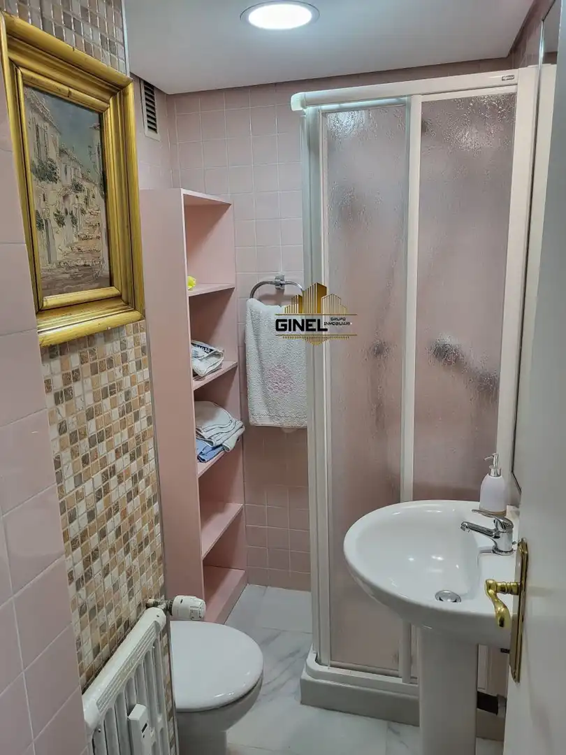 Bany de Pis de lloguer en Jaén amb Aire condicionat, Calefacció i Terrassa