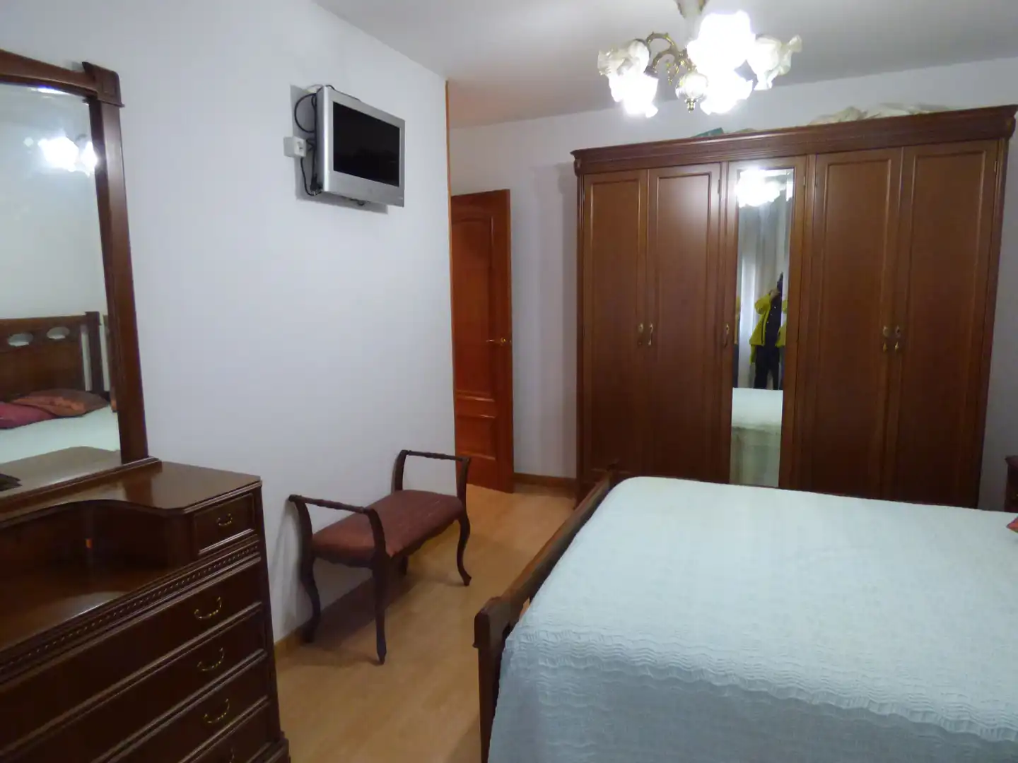 Dormitori de Pis en venda en Cerdanyola del Vallès amb Calefacció i Forn