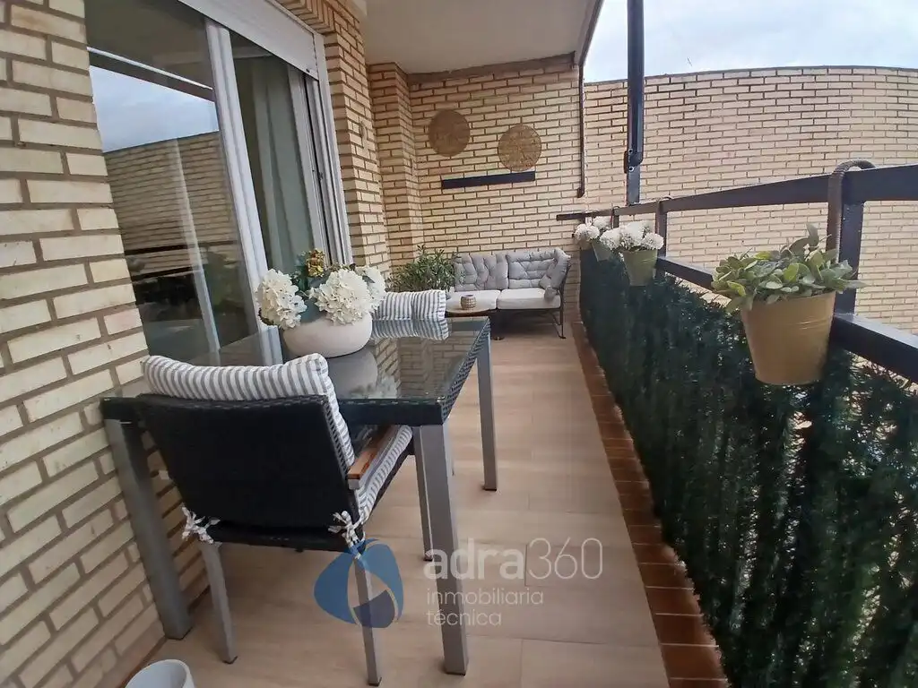 Piso con ascensor en venta en Gran Vía Juan Carlos I