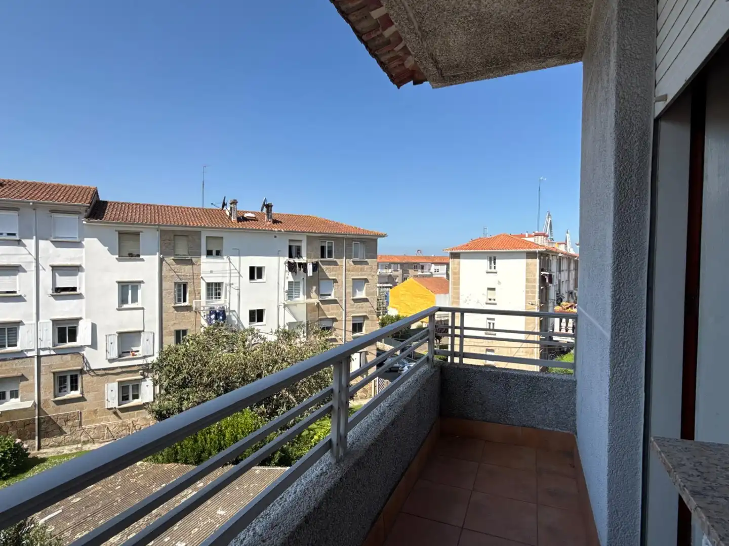Vista exterior de Casa o xalet en venda en Vigo  amb Terrassa i Balcó